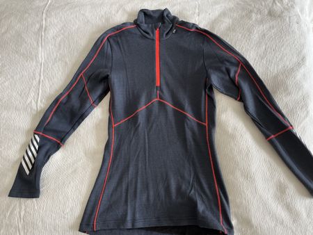 Wie Icebreaker: graues Woll T Shirt /layer. Helly Hansen 3