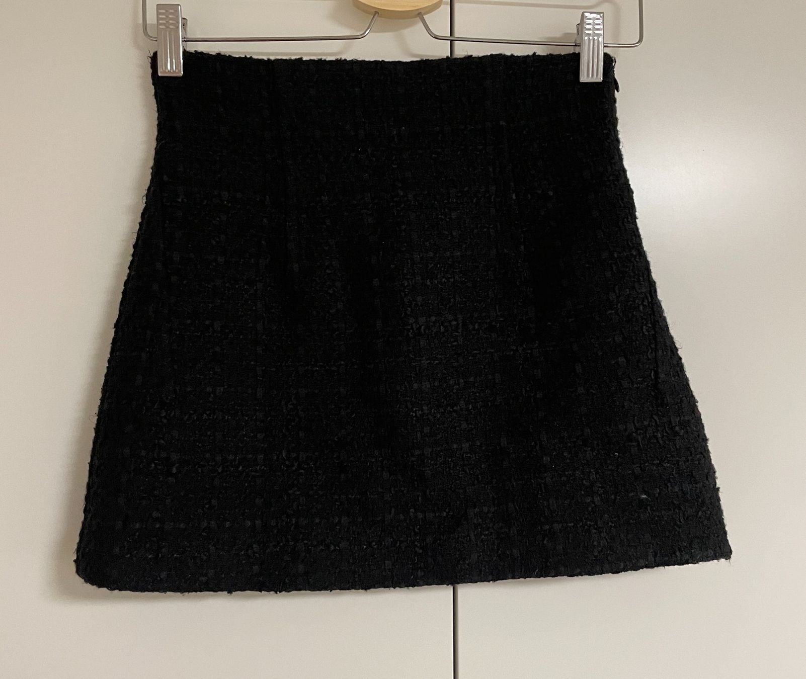 Zara Gonne: schwarzer Tweed Rock – Usato da Uster venduto da emm_px8k 1