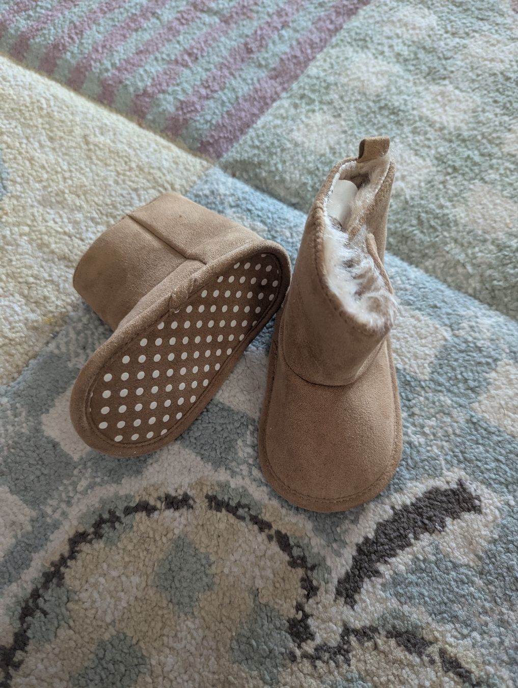 Schuhe für Jungen: Babyschuhe in Grösse 19-20  – Gebraucht aus Wallisellen von ann_w7zv 1
