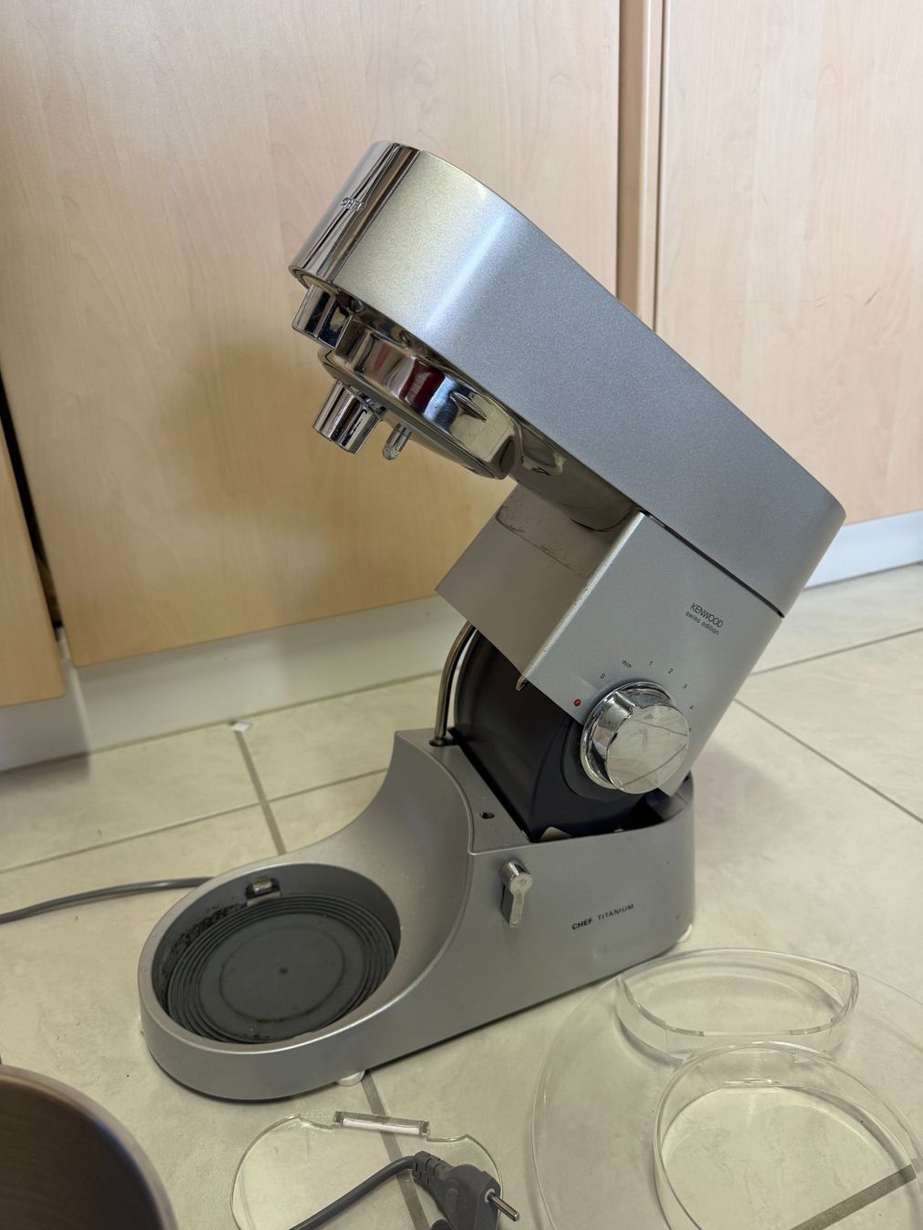 Kenwood Elettrodomestici da cucina: Kenwood Chef Kochenmaschine – Usato da Neuhaus SG venduto da raschles 1