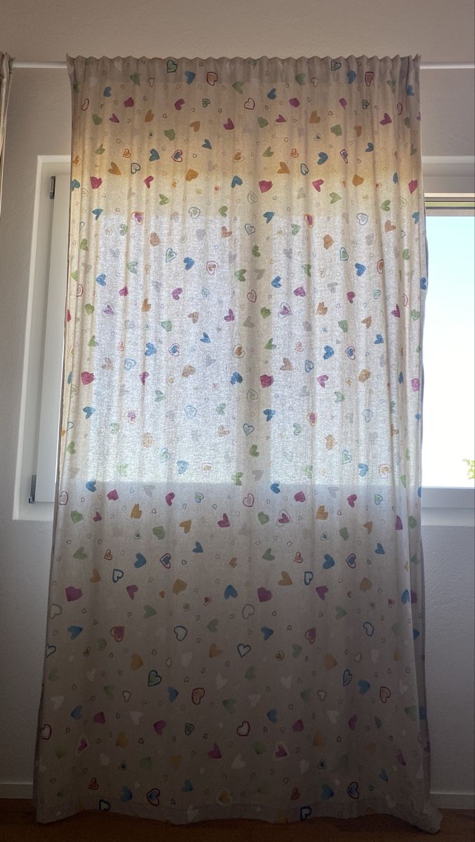 Tende: Kinderzimmer Gardine mit bunten Herzen – Usato da Hägendorf venduto da DonTinel