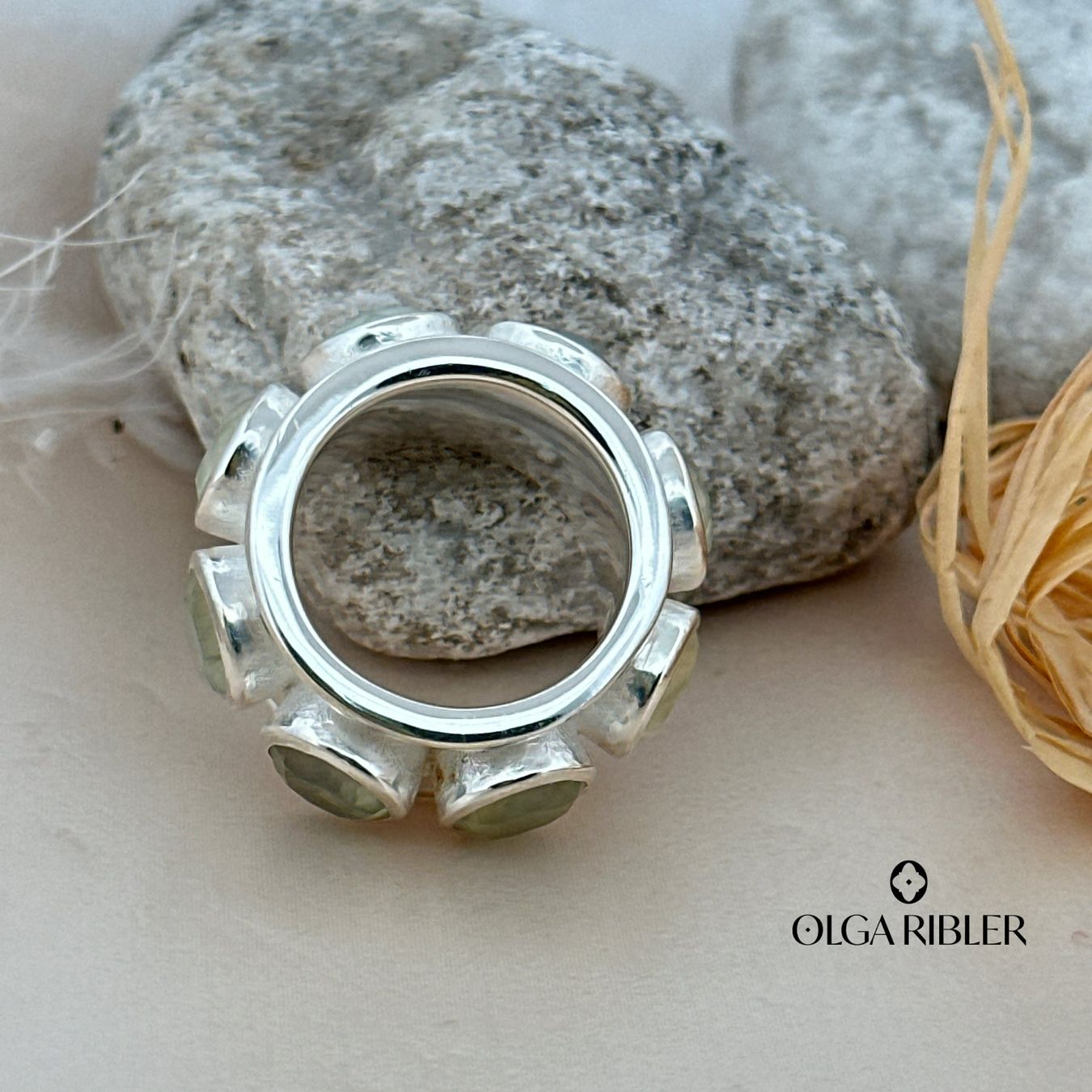 Olga Ribler Anelli: Memory Ring mit Prehnit – Sterling Silber Gr 56 – Nuovo (secondo la descrizione) da Luzern venduto da byolgaribleroutlet 1