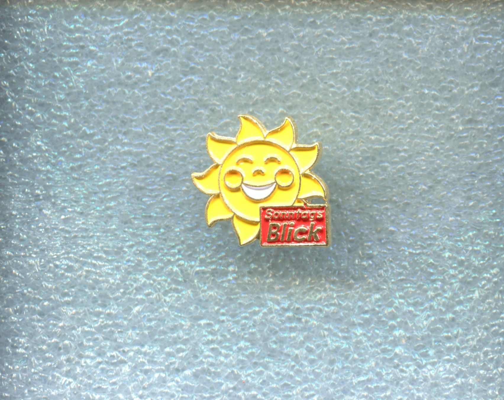 Placchette & Badge: Sonntags Blick  SONNE – Usato da Winterthur venduto da Sammleroase