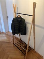 Kleiderständer / Coat Rack — Holz & Metall, mit Schuhregal