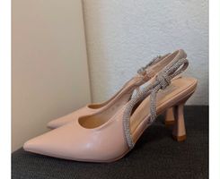 Pumps mit Strassriemchen