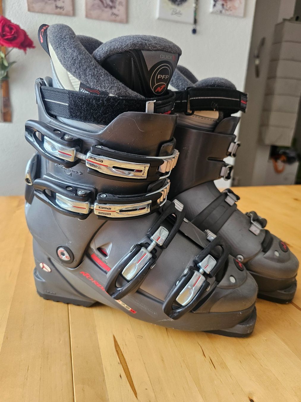 Nordica Scarpe da donna: Nordica Skischuhe – Usato da Boll venduto da mcsaendy