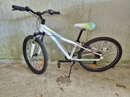 Cannondale Kinderfahrrad 24 Zoll mit Specialized Helm
