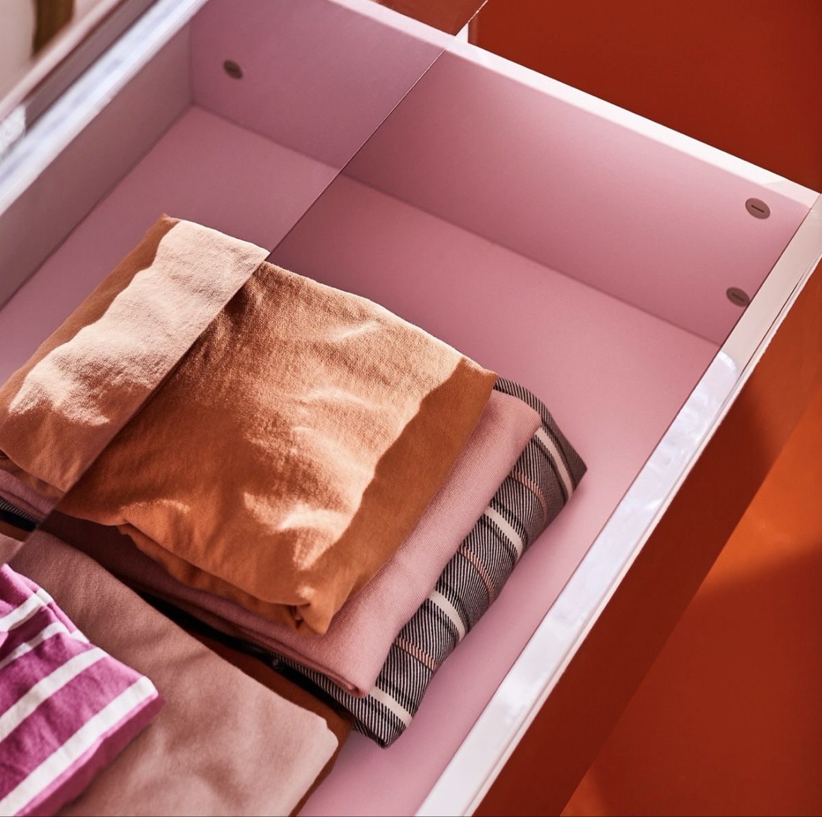 Commodes: commode à tiroir malm ikea édition limitée miroir  – D'occasion à Martigny par candicefr 1