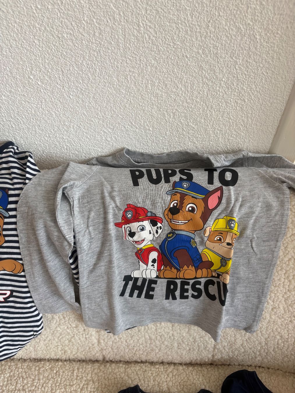 C&A Lotti & Set di vestiti: Set Pullover Paw Patrol gr 104 blau rot grau – Usato da Biel-Bienne venduto da Roserosse13 3