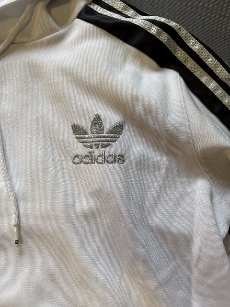 Adidas Maglioni & Felpe: Pullover bianco Adidas, con cappuccio, M – Usato da Monteggio venduto da alyssak327 1
