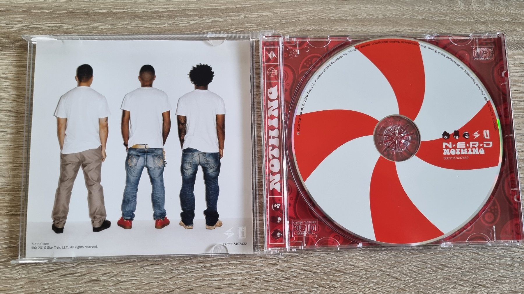 CD: N*E*R*D - Nothing – Usato da Hagenbuch ZH venduto da lecterr55 1