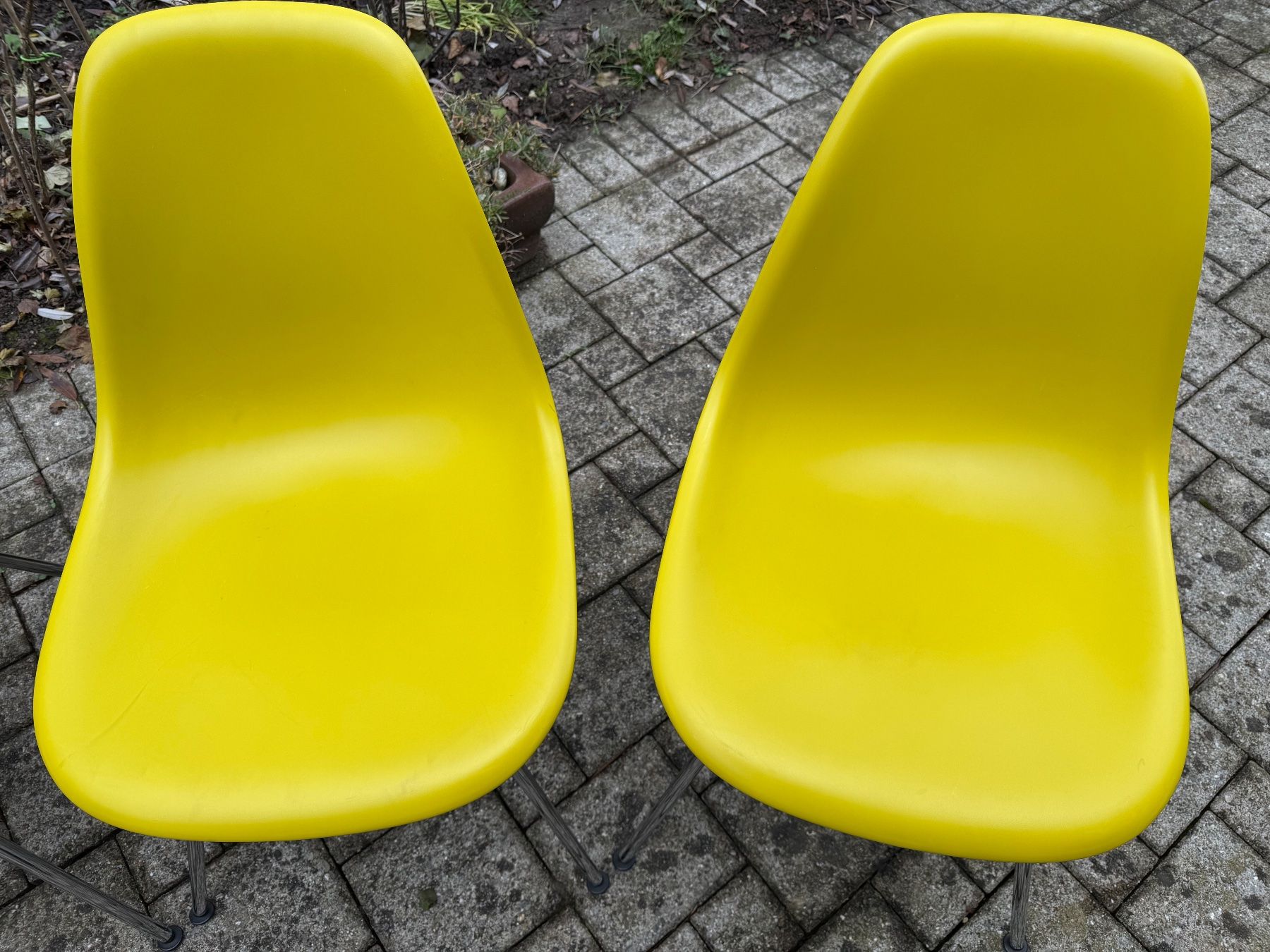 Vitra Sedie: 6er Set Vitra Eames Plastic Chairs in Gelb – Usato da Magden venduto da Mika66 4
