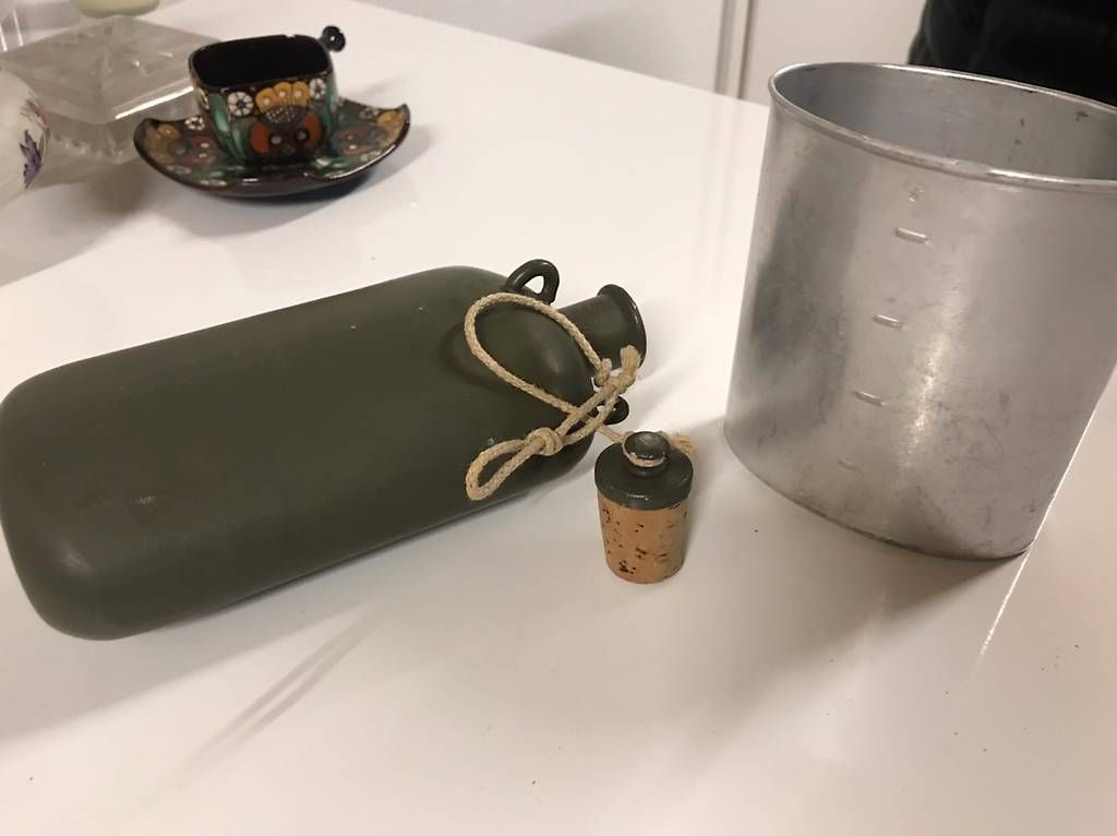 Borracce & Thermos: Neue Militär Trinkflasche – Usato da Lengnau BE venduto da Swiiity 1