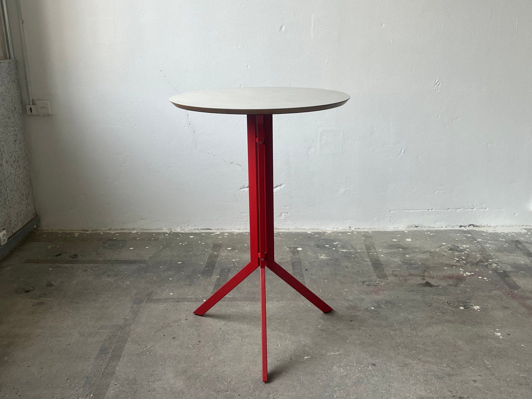 Tavoli: Stehtisch Linoleum | Nektar Design – Usato da Zürich venduto da Glaesser 3