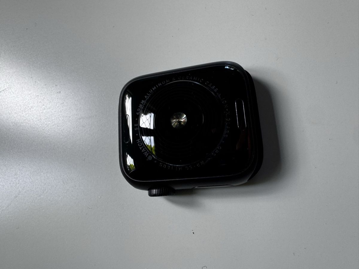 Apple Smartwatch: Apple Watch SE Space Gray, 40mm, GPS – Usato da Rüschlikon venduto da norber44 4
