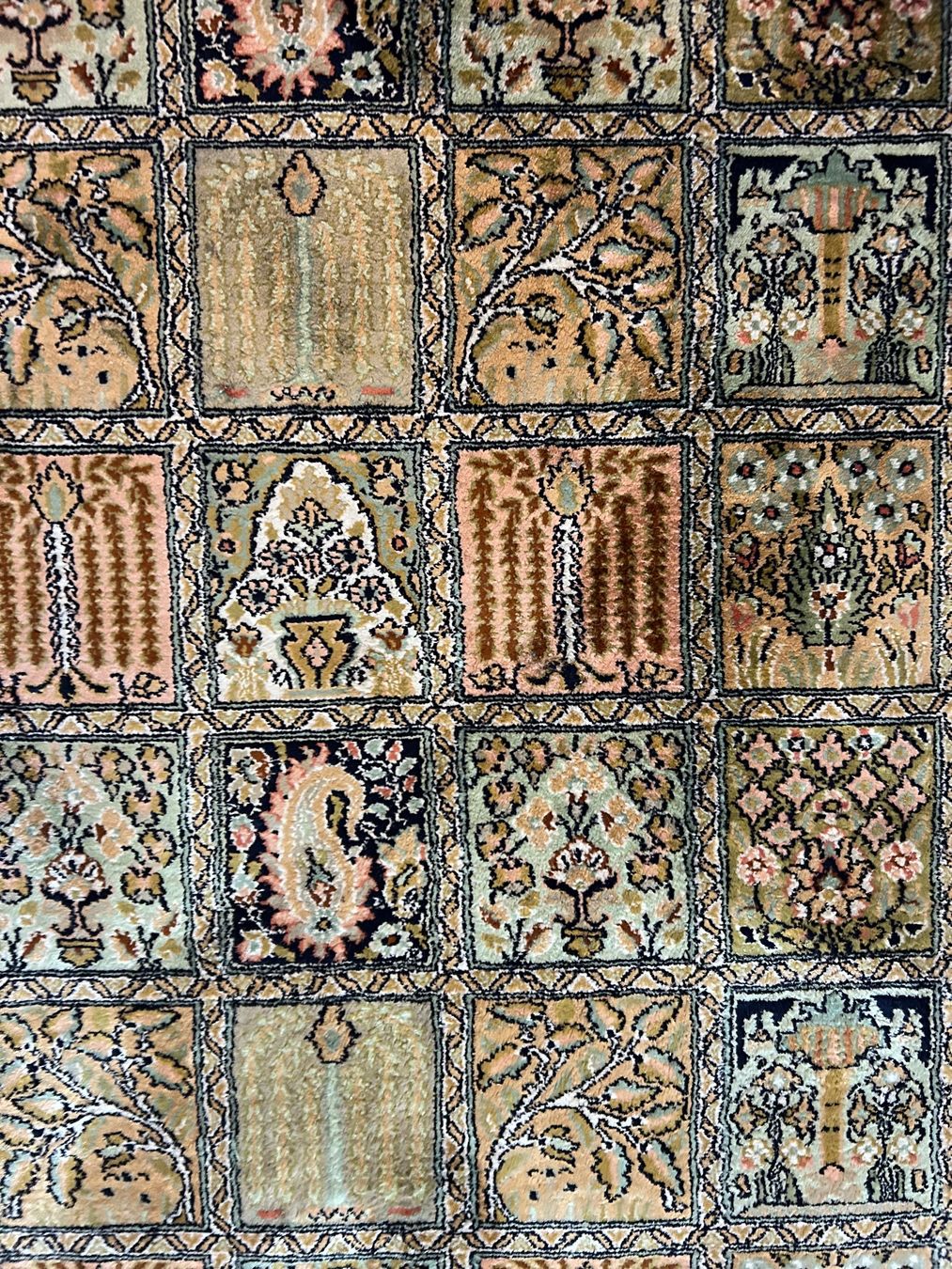 Tappeti: Antique Silk Rug Kashmir Quality – Usato da Adliswil venduto da car_5pms 2