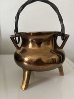 Chaudron ancien en bronze avec anse en fer forgé