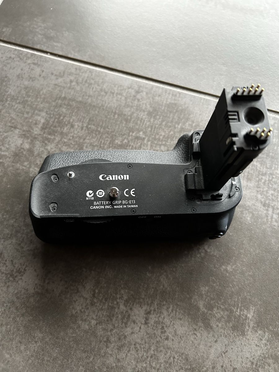 Canon Batterie: Battery grip Canon BG-E13 – Usato da Le Châble VS venduto da fav_5bfq 1