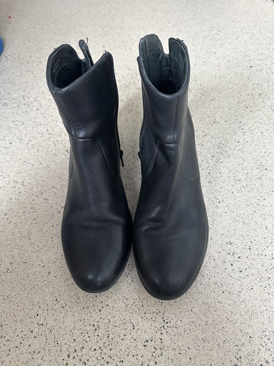 Camper Scarpe da donna: Camper Stiefeletten 40 – Usato da Basel venduto da Bahador