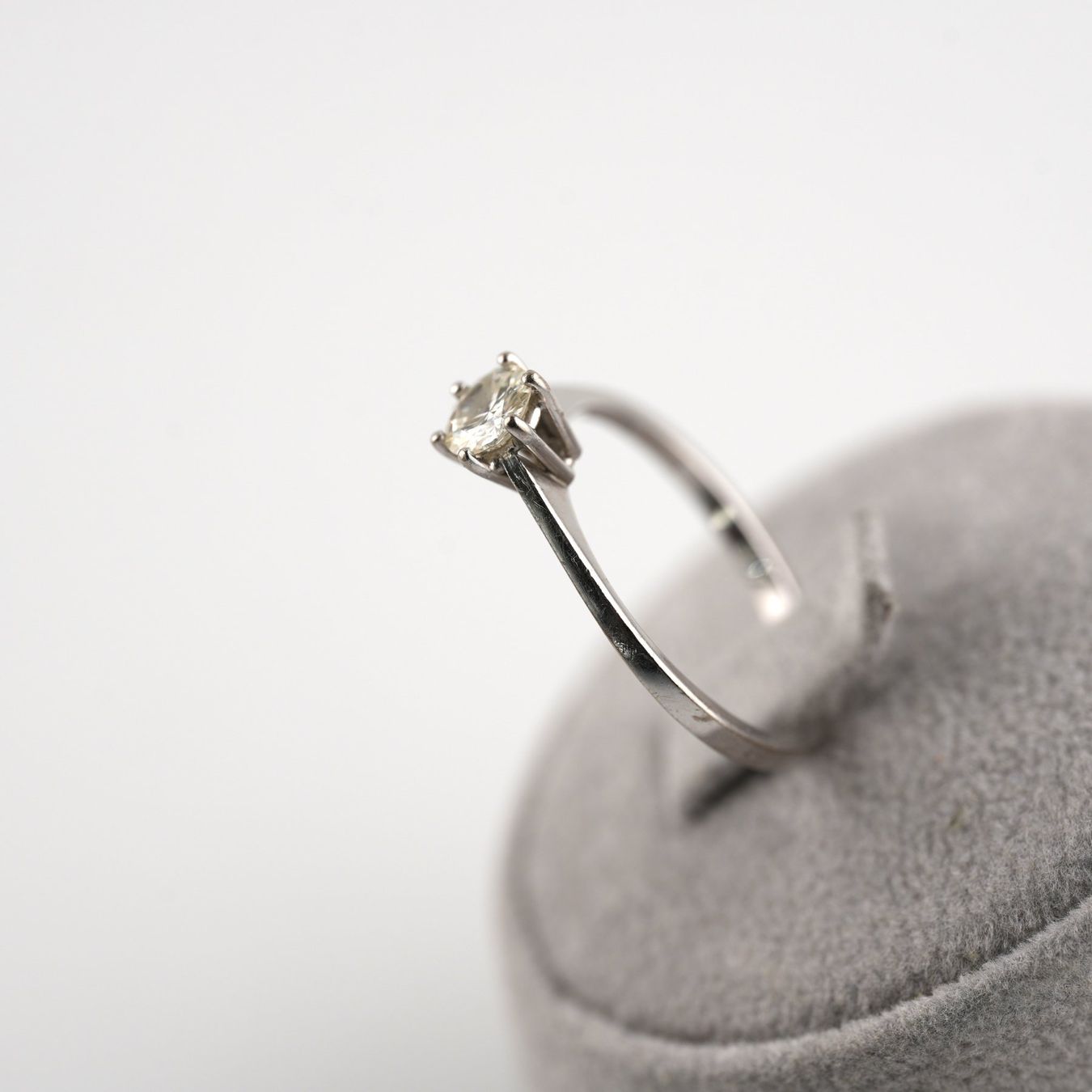 Anelli: Solitärring Weissgold 18K – Usato da Basel venduto da Vip24 2