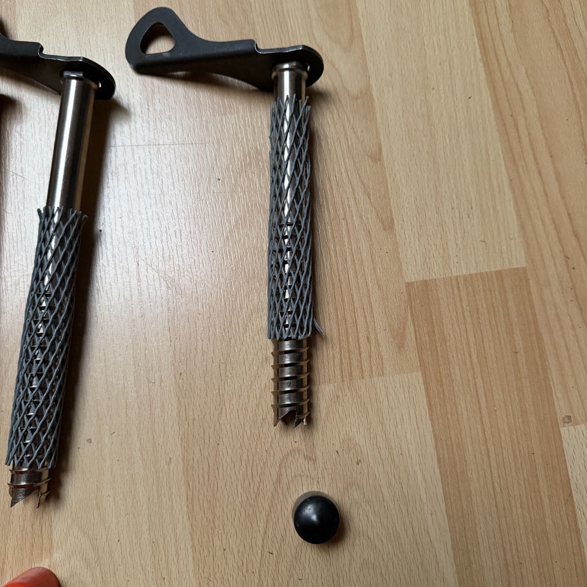 Kletterausrüstungen: Eisschrauben Black Diamond Set 5 Stk mit Kappen – Gebraucht aus Thun von BanjoDan 3