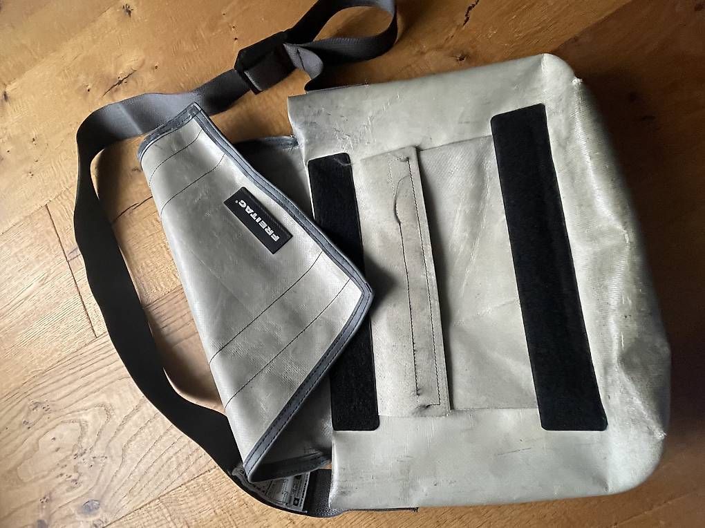 Freitag Taschen: Freitag Tasche - Serie G5.1 - Grau – Gebraucht aus Bern von schnha 1