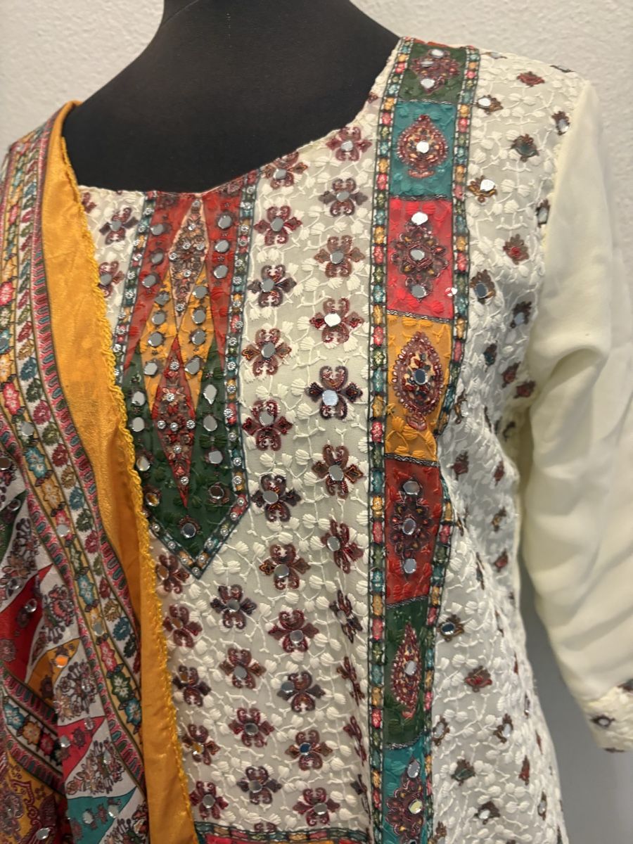 Lots de vêtements: 3 PCs shalwar kameez set. – Neuf (Voir description) à Bösingen par ash_jnn8 2