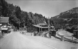Brünig // Bahnhof Buffet 1950 Bahn // Eisenbahn Zug