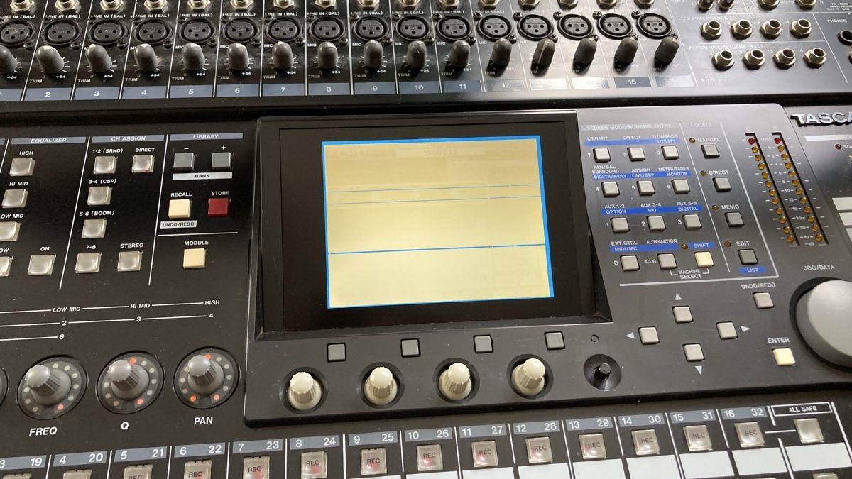 Tascam Console di mixaggio: Tascam DM-24 Digital Mischpult – Usato da Chevenez venduto da Electro-Rick 8