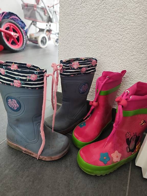 Scarpe per ragazzi: Gummistiefel gr. 22-23 – Usato da Müllheim Dorf venduto da gab_z6f5 1