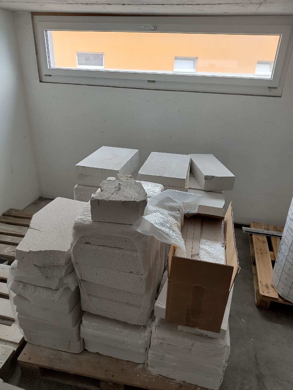Pietre & tegole: Sto Dämmplatten / Ytong Steine Reste – Usato da Wiedlisbach venduto da Kosolov