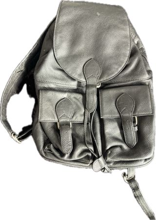 Leder Rucksack schwarz mit zwei Aussentaschen gebraucht