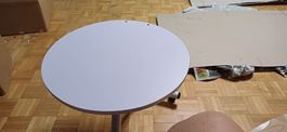 Table basse ronde à roulettes, réglable en hauteur
