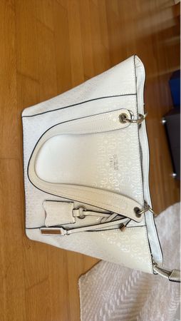 GUESS Handtasche weiss
Tasche Damen wie neu