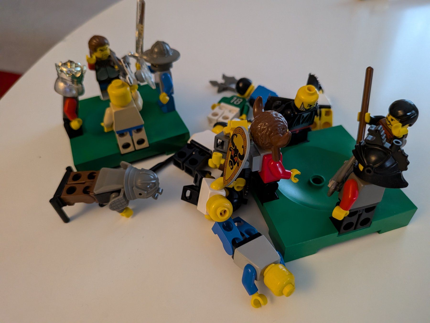 Lego Giocattoli: 17 Mini Lego Figuren – Usato da Emmen venduto da magelan 7