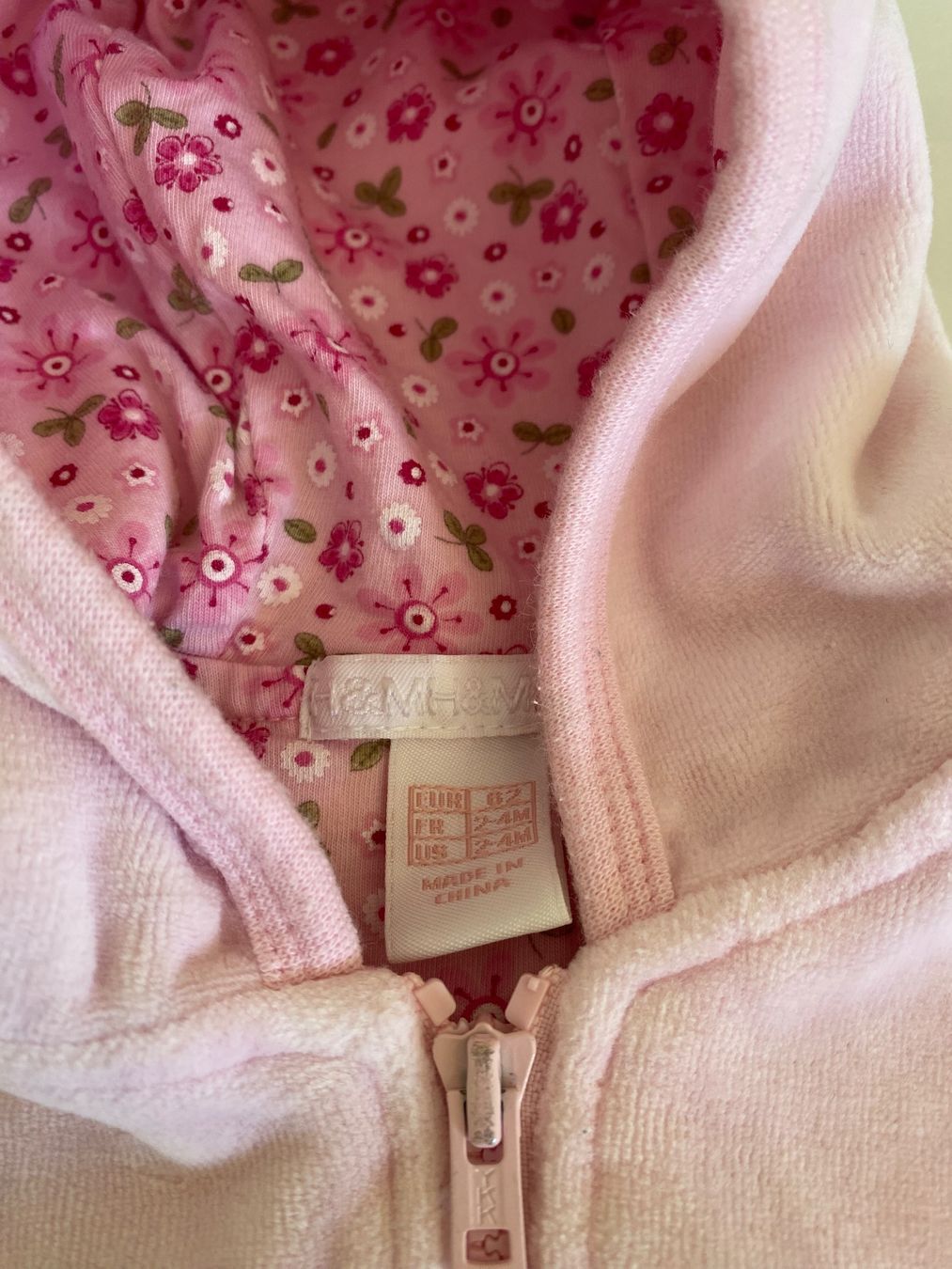 H&M Anzüge: Süsser Mädchen Traineranzug Gr. 62 Velours rosa – Gebraucht aus Rebstein von ann_b2rg 2
