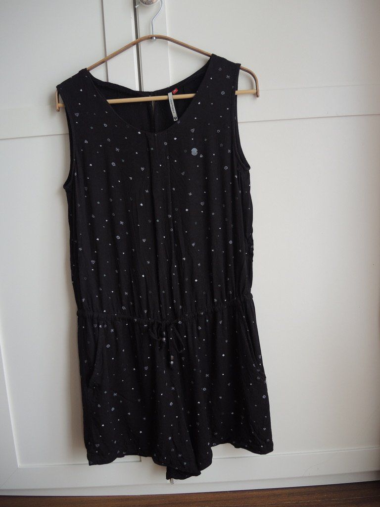 Ragwear Jumpsuits: Ragwear Jumpsuit Shorts – Gebraucht aus Steffisburg von AppOffDotCom 2