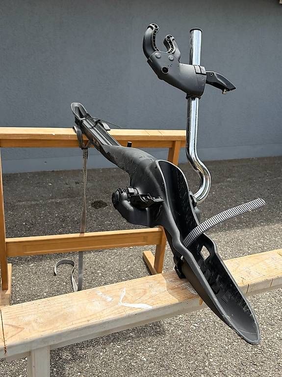 Dachträger: Porte vélo fixé sur les barres de toit – Gebraucht aus Porsel von jac_225t 1