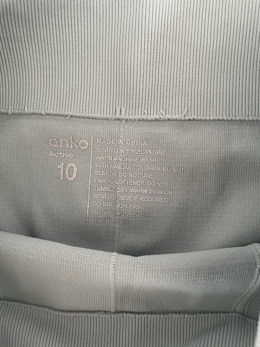 Lotti & Set di vestiti: Sportkleider / Trainingsanzug – Nuovo (secondo la descrizione) da Aarwangen venduto da erd_ngx8 2