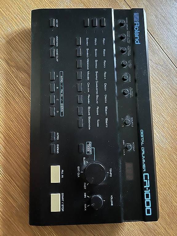 Roland Strumenti musicali: Roland CR-1000 drum machine from 1986 – Usato da Zürich venduto da LeoGd 2