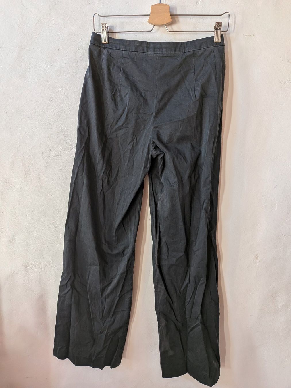 Marc Cain Pantaloni: Ausgestellte Papierhose von Marc Cain Baumwolle – Usato da Peccia venduto da LillyMarie98 5