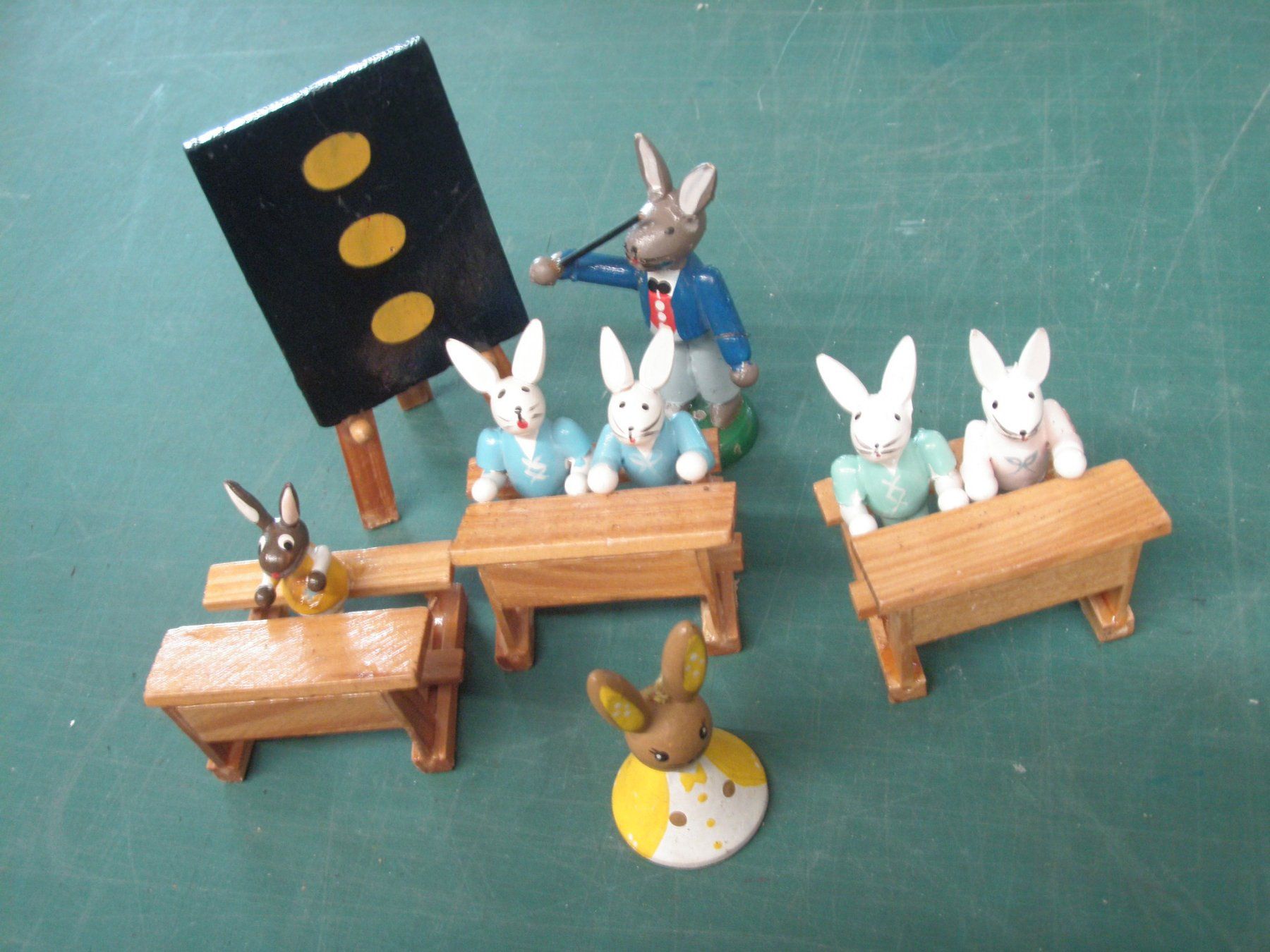 Tutte le decorazioni: Osterdeko Hasenschule – Usato da Rohrbach venduto da chri2009