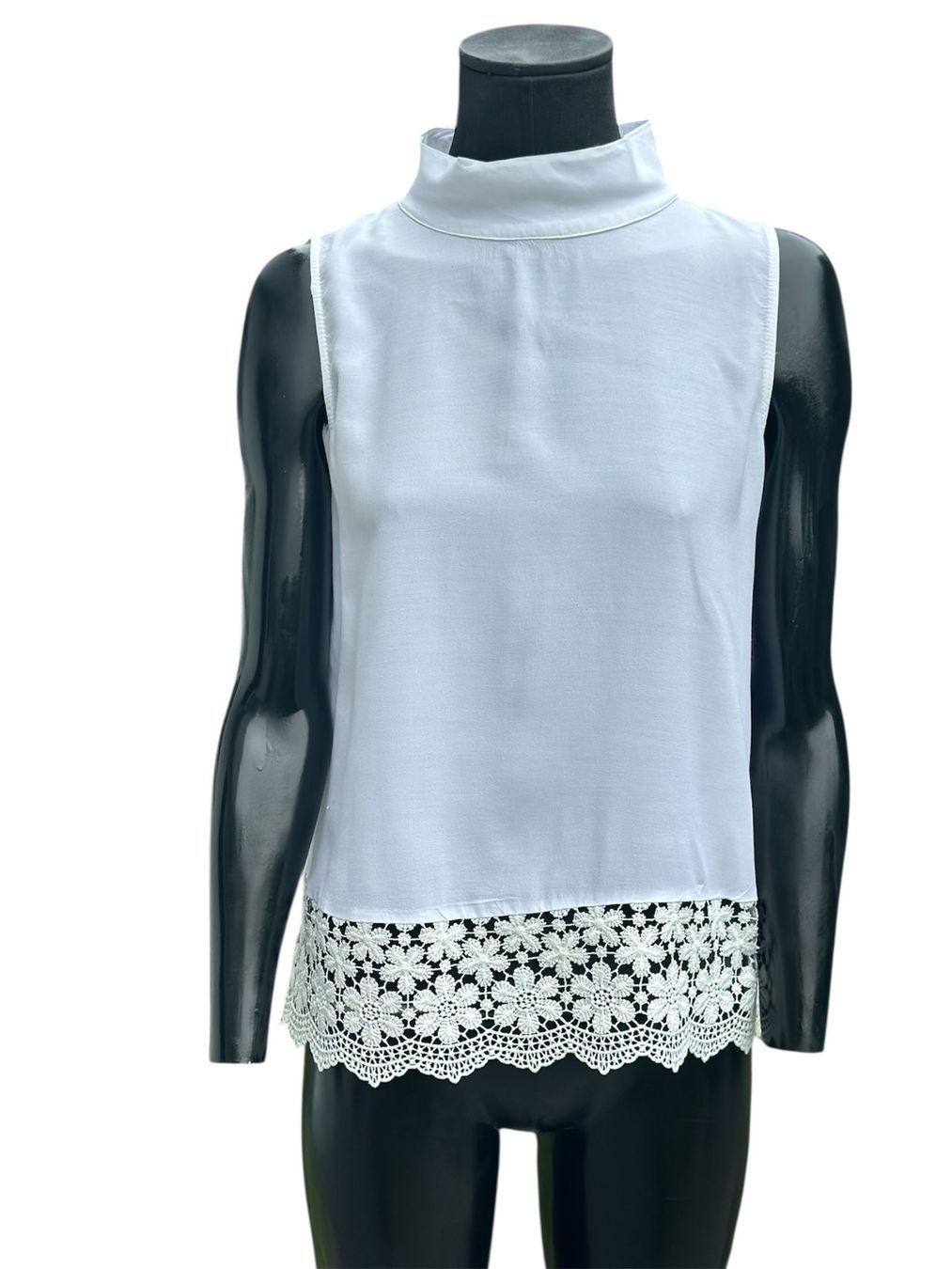 Zara Tops: Sommerliches Top mit Spitze, Weiss, Grösse 36, – Gebraucht aus Zufikon von Modestil365