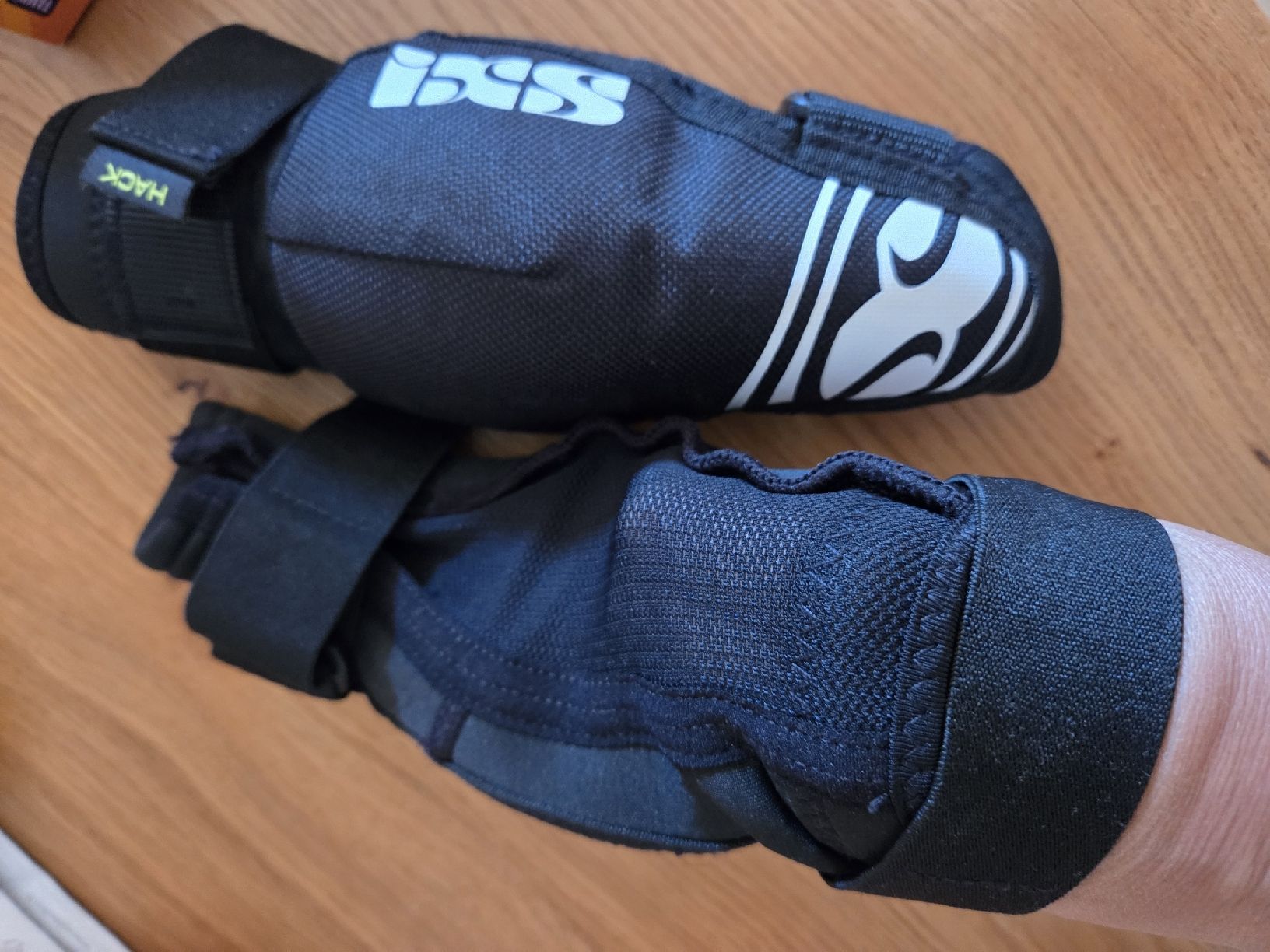 IXS Protections: ixs hack evo elbow guard kidfit 1 Ellbogenschützer Kinder – D'occasion à Oberuzwil par Umlobo 3