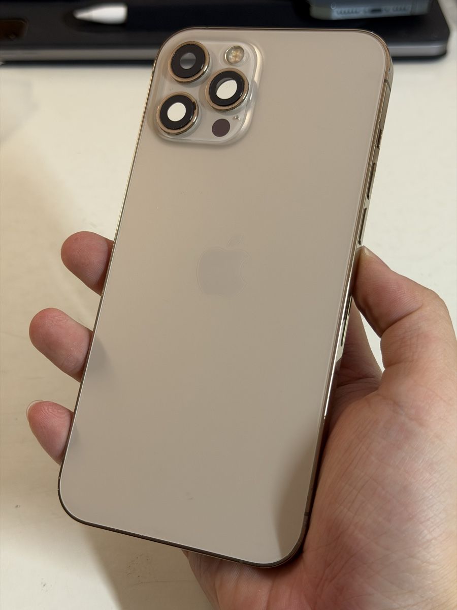 Apple Handys / Smartphones: Komplett iPhone 12Pro Max Gehäuse Pulled  – Gebraucht aus Chur von beverlyone
