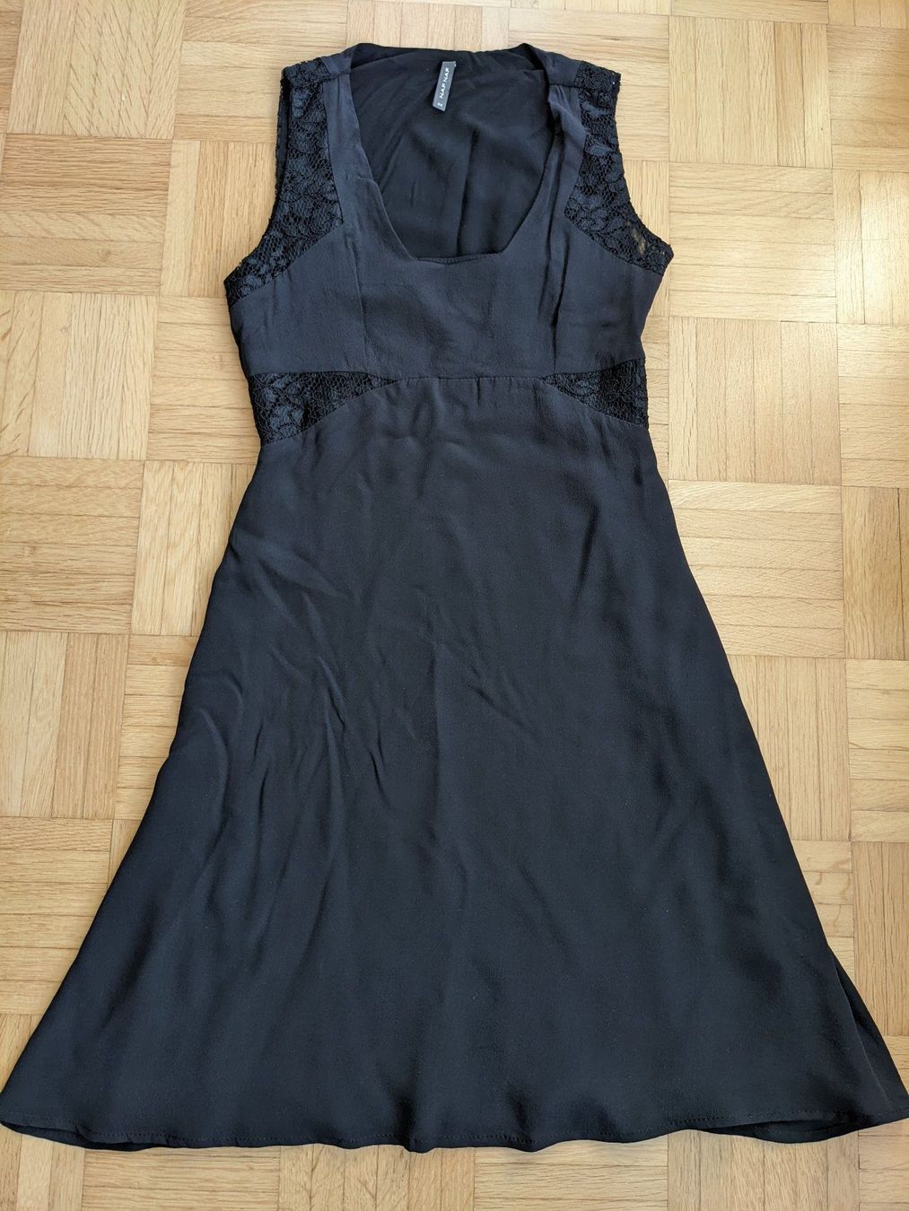 Nafnaf Vestiti: NAF NAF schwarzes Spitzenkleid XS – Usato da Lengnau AG venduto da Nathi88