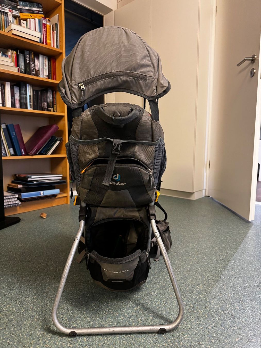 Deuter Marsupi portabebè: Deuter Kid Comfort II Kindertrage – Usato da Obfelden venduto da Poepjes 1