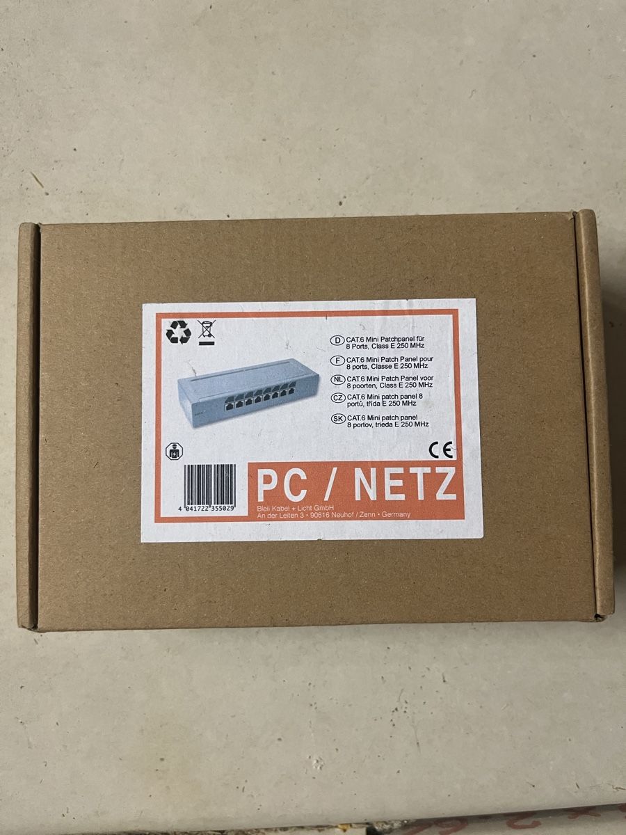 Racks & Cavalletti: Neuer PC/Netz CAT6 Mini Patch Panel - 8 Ports, Top! – Nuovo e nell'imballaggio originale da Lyss venduto da Syntec-EAT