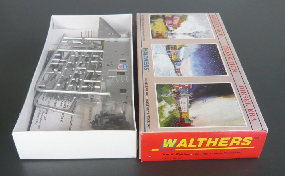 Échelle H0 - Walthers 85' Budd 10-6 Sleeper Amtrak 30113 Neu