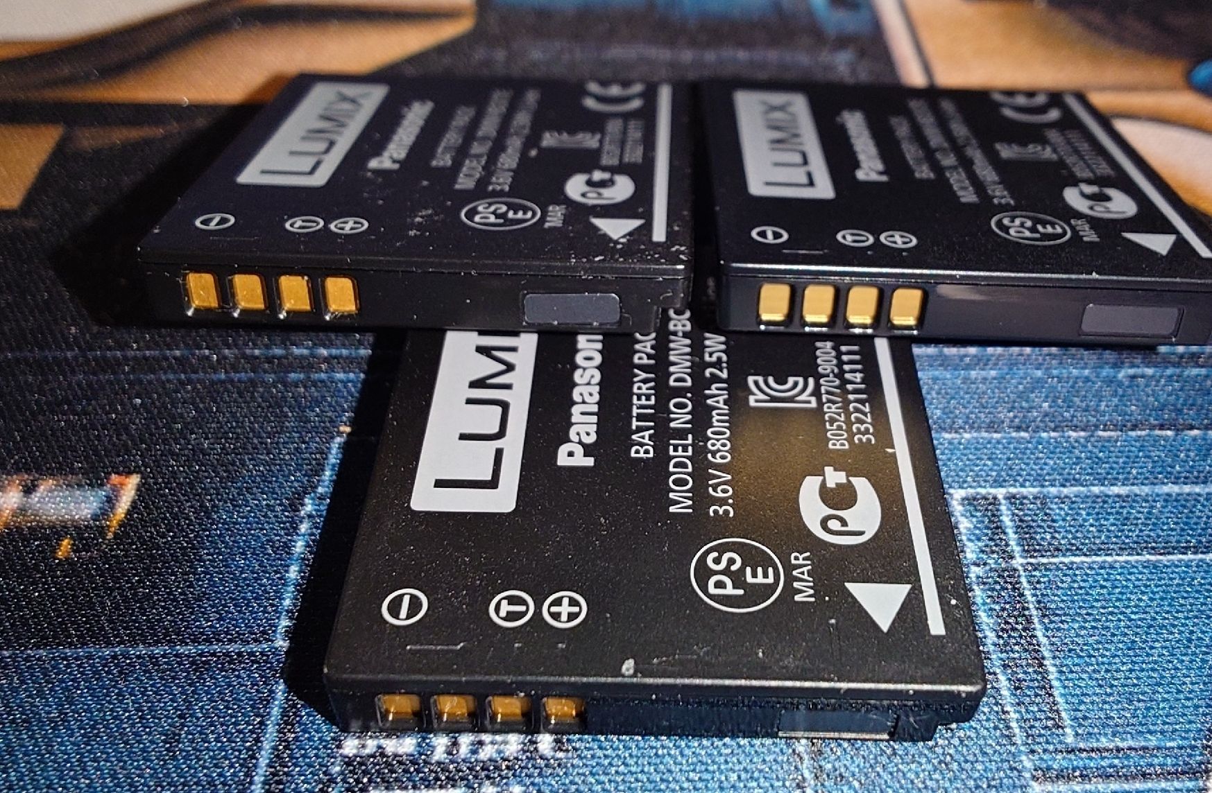 Panasonic Batterie: Panasonic Lumix Akkus - 3 Stück – Difettoso da Ennetmoos venduto da Faders 2